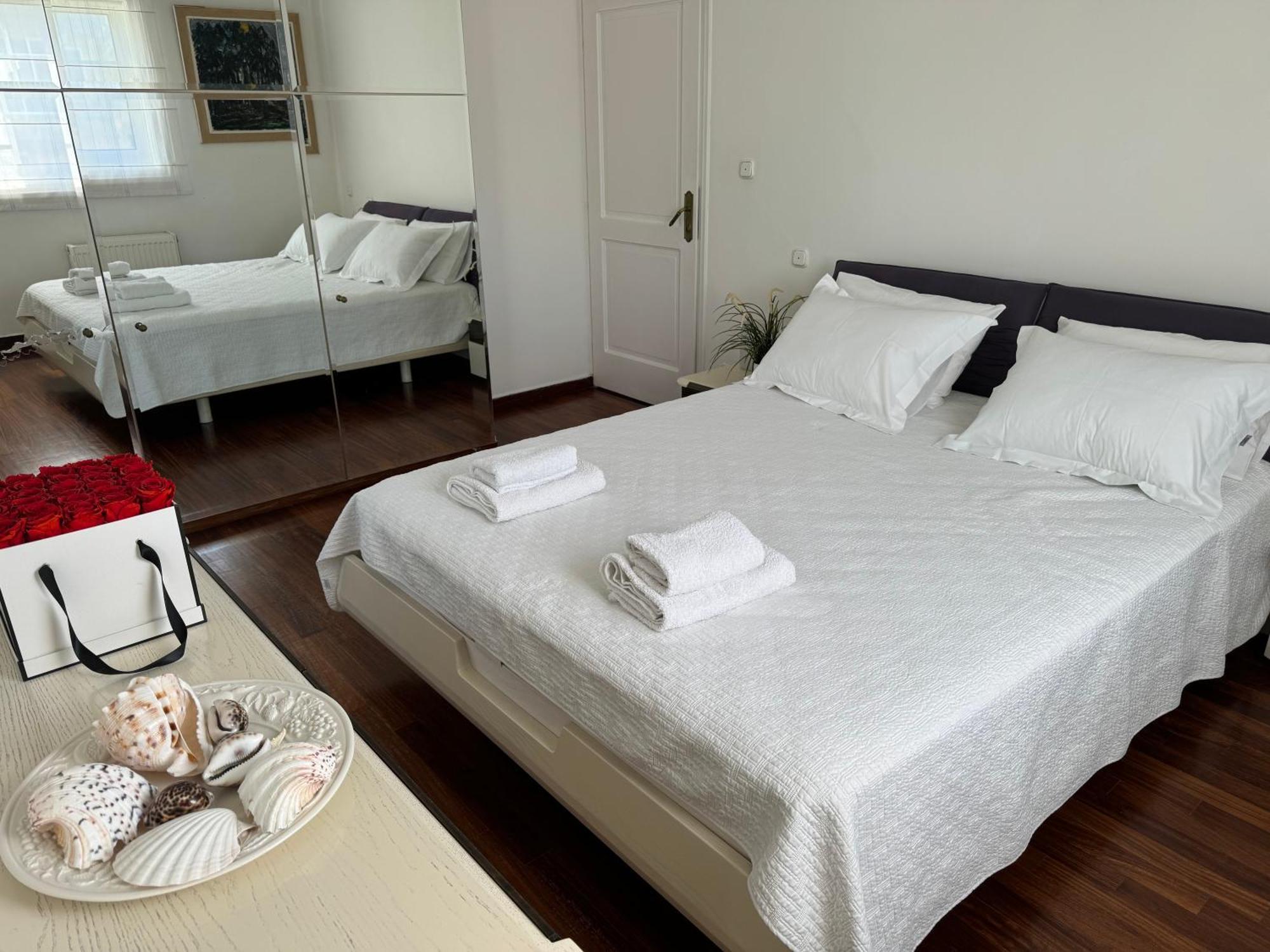 Apartament Vouliagmeni Seaside Escape Ateny Zewnętrze zdjęcie